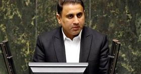 چراغ راهنما در زابل در اثر گرما آب شد